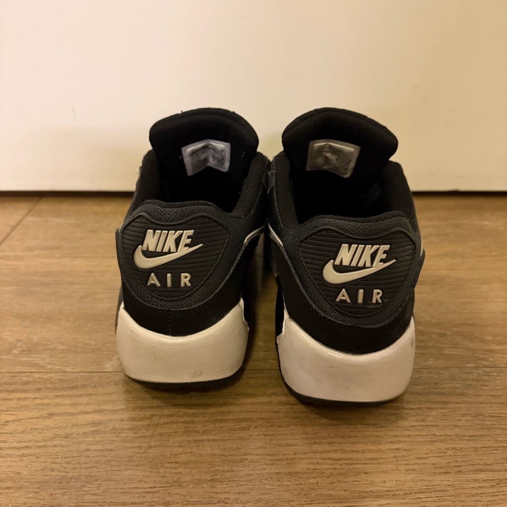 Nike Air Max 90 Black and White Men's Sneakers men size 9 - Picture 4 of 5